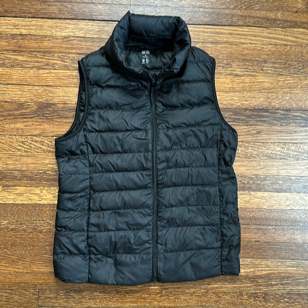 Uniqlo UltraLight down vest. XS